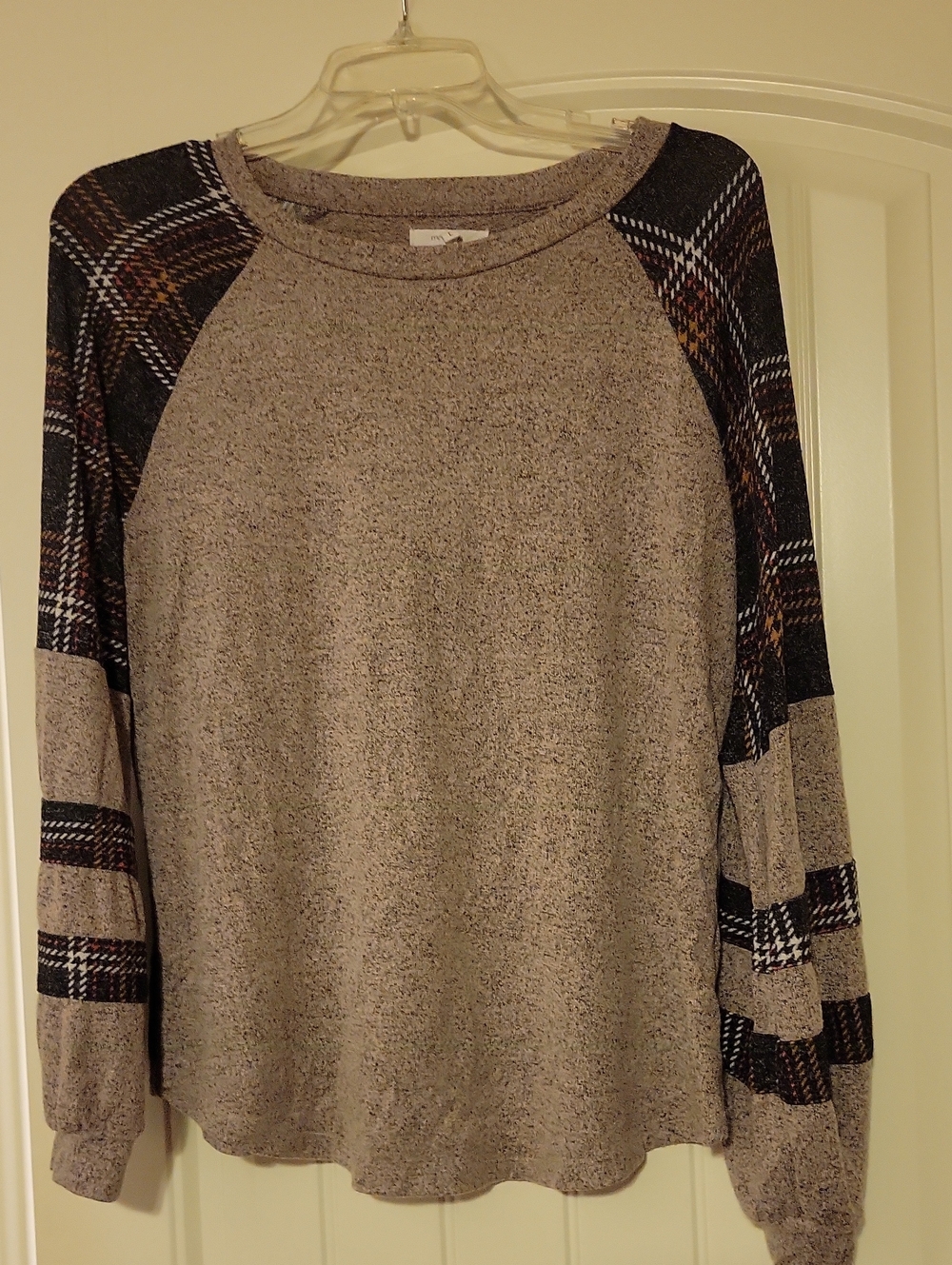 Maurices Size L Taupe Knit Top with Plaid Raglan Sleeves. SOFT